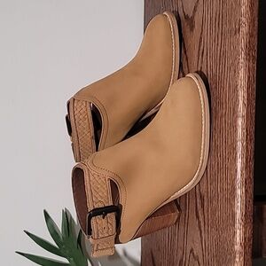 💥CREVO Eva Leather Tan Ankle Boot Block Heel Shooties🍹 Womens Size 8